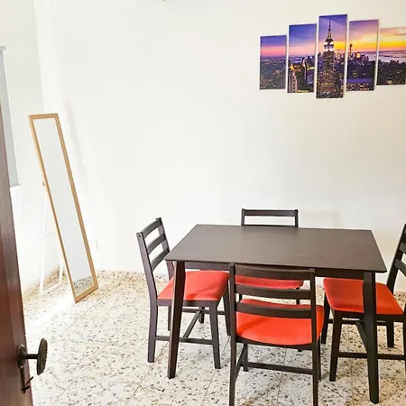 The Urban Retreat Rooms, 150M From Chabad Lubavitch Apartmán Larnaca
